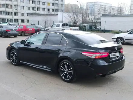 Toyota Camry 2018 года за 12 500 000 тг. в Алматы – фото 6