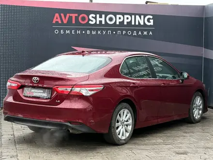 Toyota Camry 2019 года за 12 000 000 тг. в Актобе – фото 5