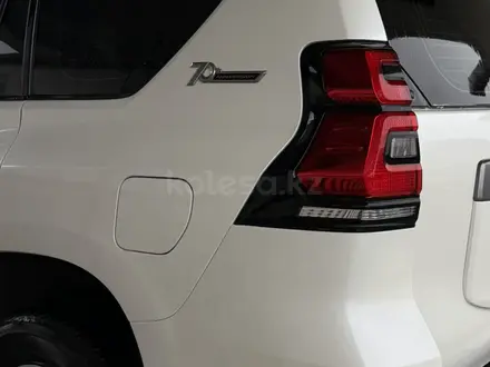 Toyota Land Cruiser Prado 2022 года за 26 000 000 тг. в Атырау – фото 11