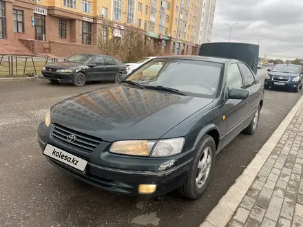 Toyota Camry 1997 года за 3 000 000 тг. в Астана – фото 2