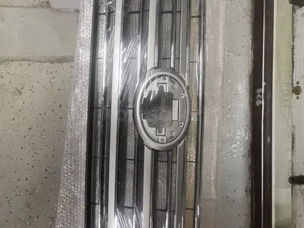 Решетка радиатора на Тойоту Ланд Крузер 200 2015-2020 за 35 000 тг. в Шымкент