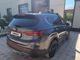 Hyundai Santa Fe 2022 года за 14 000 000 тг. в Жезказган – фото 4
