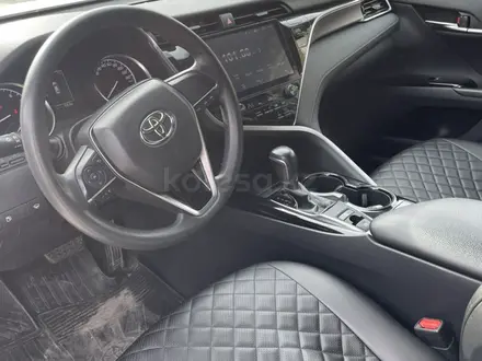 Toyota Camry 2018 года за 14 000 000 тг. в Петропавловск – фото 4