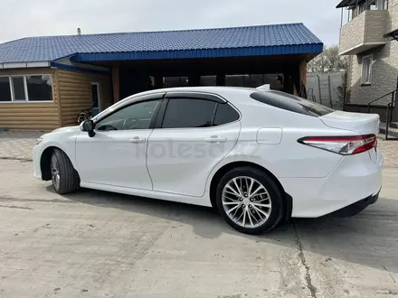 Toyota Camry 2018 года за 14 000 000 тг. в Петропавловск – фото 3