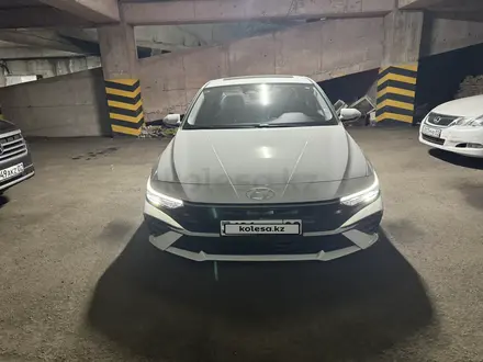 Hyundai Elantra 2023 года за 9 480 000 тг. в Алматы