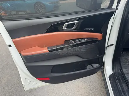 Kia Carnival 2022 года за 17 500 000 тг. в Алматы – фото 7