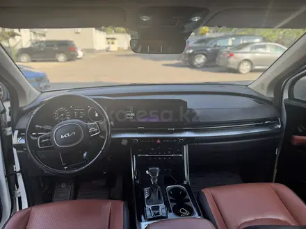 Kia Carnival 2022 года за 17 500 000 тг. в Алматы – фото 18