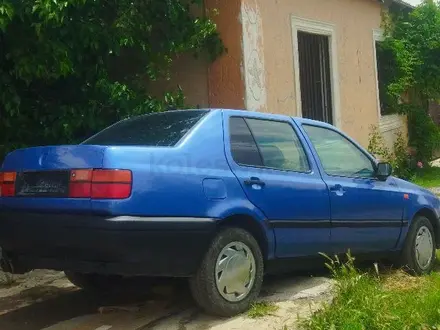 Volkswagen Vento 1992 года за 550 000 тг. в Шымкент – фото 4