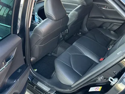Toyota Camry 2019 года за 12 000 000 тг. в Атырау – фото 6
