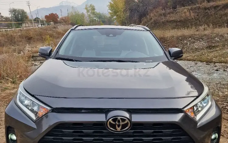 Toyota RAV4 2022 года за 16 200 000 тг. в Алматы