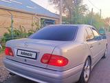 Mercedes-Benz E 240 1998 годаүшін3 500 000 тг. в Туркестан – фото 3