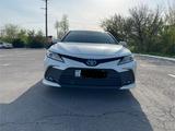 Toyota Camry 2021 года за 21 000 000 тг. в Шымкент – фото 2