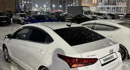 Hyundai Accent 2021 года за 8 190 000 тг. в Караганда – фото 3