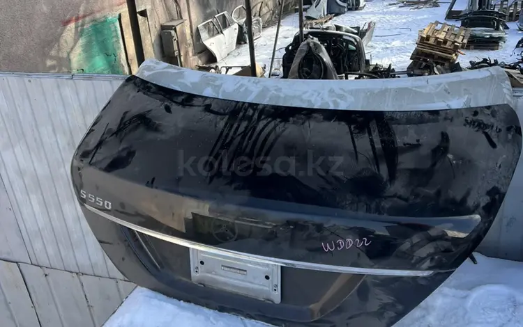 Крышка багажника W219 за 15 000 тг. в Алматы