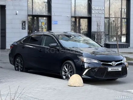 Toyota Camry 2016 года за 10 300 000 тг. в Алматы – фото 2
