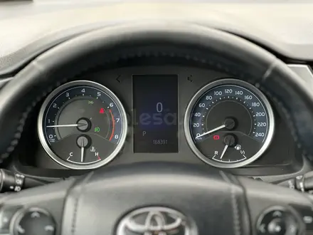 Toyota Corolla 2018 года за 9 300 000 тг. в Актобе – фото 16