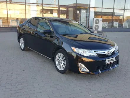 Toyota Camry 2013 года за 6 150 000 тг. в Уральск – фото 2