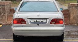 Mercedes-Benz E 320 1999 года за 3 400 000 тг. в Караганда – фото 4
