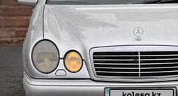 Mercedes-Benz E 320 1999 года за 3 400 000 тг. в Караганда – фото 5