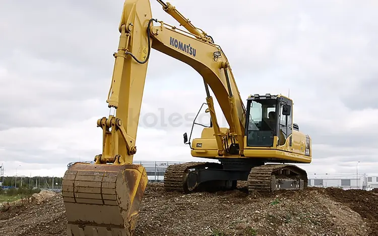 Гусеничный экскаватор Komatsu PC300 в Караганда