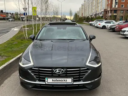 Hyundai Sonata 2022 года за 14 300 000 тг. в Астана – фото 2