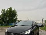 Hyundai Accent 2021 года за 7 100 000 тг. в Актобе