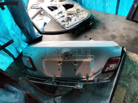 Крышка багажника на toyota camry 40. Тойота, Камри40 за 35 000 тг. в Алматы – фото 2