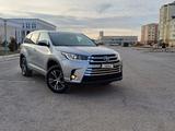 Toyota Highlander 2015 годаүшін11 300 000 тг. в Актау