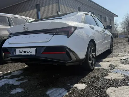 Hyundai Elantra 2024 года за 11 700 000 тг. в Актобе – фото 4