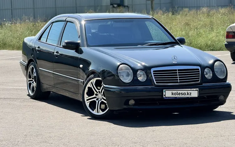 Mercedes-Benz E 55 AMG 1999 годаfor9 000 000 тг. в Алматы