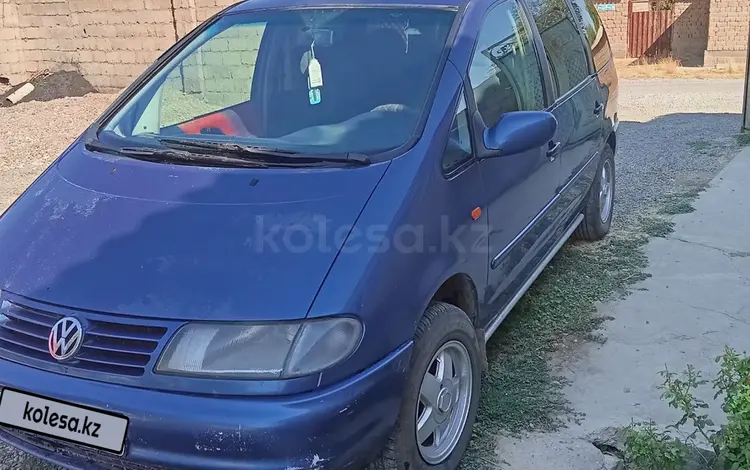 Volkswagen Sharan 1997 годаүшін2 200 000 тг. в Шымкент