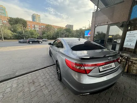 Hyundai Grandeur 2015 года за 9 700 000 тг. в Алматы – фото 11