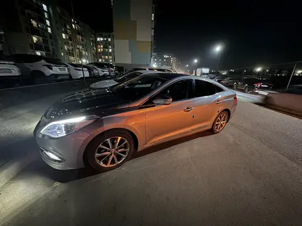 Hyundai Grandeur 2015 года за 9 700 000 тг. в Алматы – фото 12