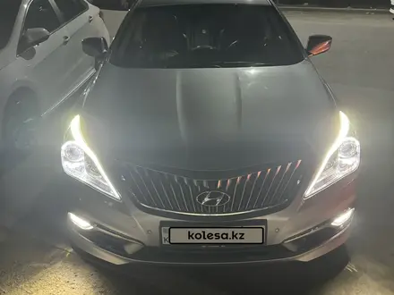 Hyundai Grandeur 2015 года за 9 700 000 тг. в Алматы – фото 13