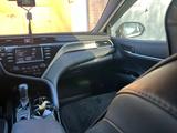 Toyota Camry 2019 года за 12 300 000 тг. в Караганда – фото 3