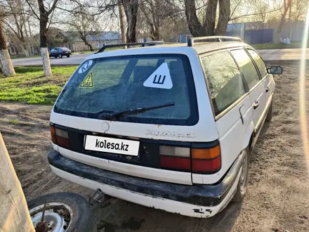 Volkswagen Passat 1993 годаүшін1 600 000 тг. в Уральск – фото 2