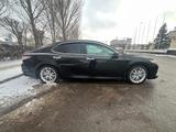 Toyota Camry 2019 годаfor13 500 000 тг. в Астана – фото 2