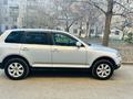 Volkswagen Touareg 2006 года за 6 000 000 тг. в Алматы