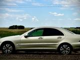 Mercedes-Benz C 180 2001 года за 3 300 000 тг. в Кокшетау