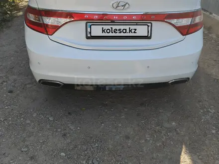 Hyundai Grandeur 2015 года за 9 000 000 тг. в Алматы – фото 3