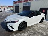 Toyota Camry 2020 года за 12 500 000 тг. в Актобе – фото 4