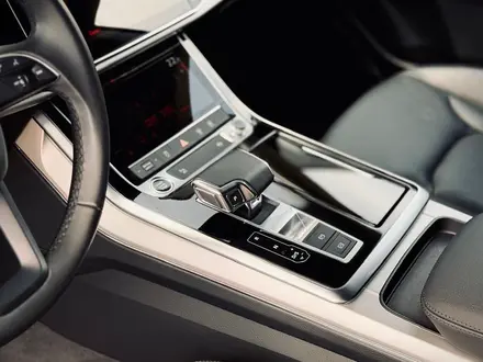 Audi Q8 2023 года за 37 000 000 тг. в Алматы – фото 14