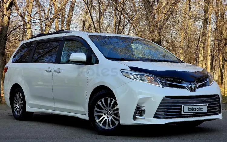 Toyota Sienna 2020 года за 18 100 000 тг. в Алматы