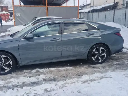 Hyundai Elantra 2021 года за 9 700 000 тг. в Алматы – фото 12