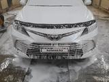 Toyota Camry 2021 года за 13 500 000 тг. в Атырау – фото 3
