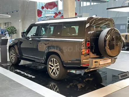 Land Rover Defender 2024 года за 57 845 000 тг. в Алматы – фото 20