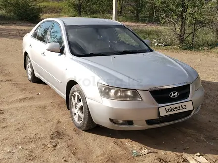 Hyundai Sonata 2005 годаүшін3 600 000 тг. в Актобе – фото 2