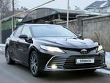 Toyota Camry 2023 года за 19 950 000 тг. в Алматы – фото 2