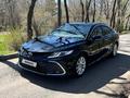 Toyota Camry 2023 года за 17 350 000 тг. в Астана – фото 2