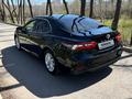 Toyota Camry 2023 года за 17 350 000 тг. в Астана – фото 5